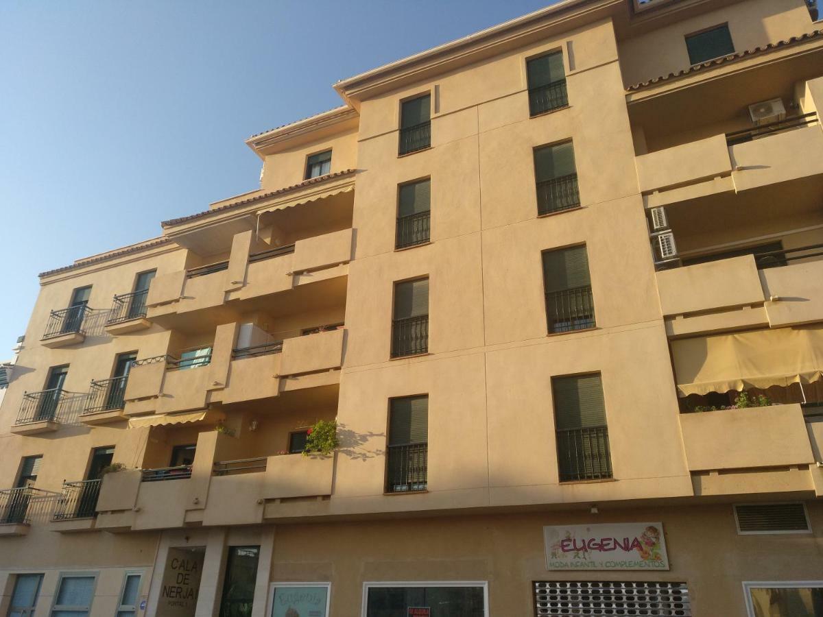 Apartamento Cala De Nerja-Lovely Екстер'єр фото