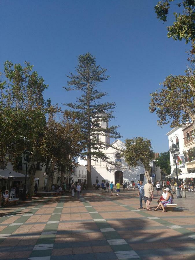 Apartamento Cala De Nerja-Lovely Екстер'єр фото