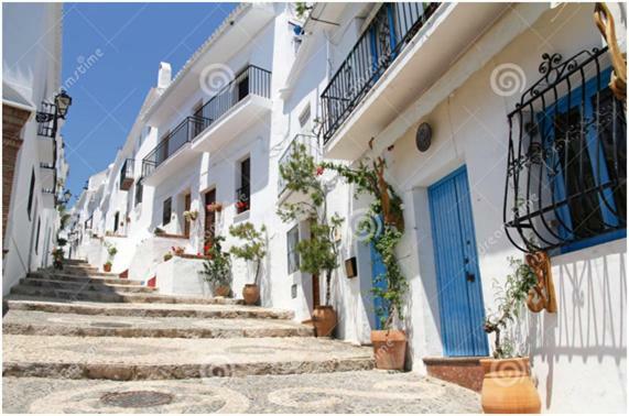 Apartamento Cala De Nerja-Lovely Екстер'єр фото